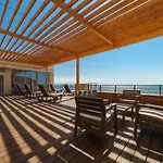 Poseidon Deluxe перша лінія з басейном