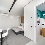 Poseidon Deluxe перша лінія з басейном