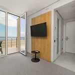 Poseidon Deluxe перша лінія з басейном אודסה