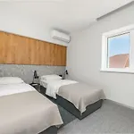 Poseidon Deluxe перша лінія з басейном * אודסה