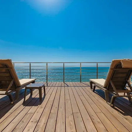 Apartment Poseidon Deluxe перша лінія з басейном Odesa