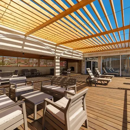 Poseidon Deluxe перша лінія з басейном * Odesa