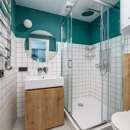 Poseidon Deluxe перша лінія з басейном Apartment *