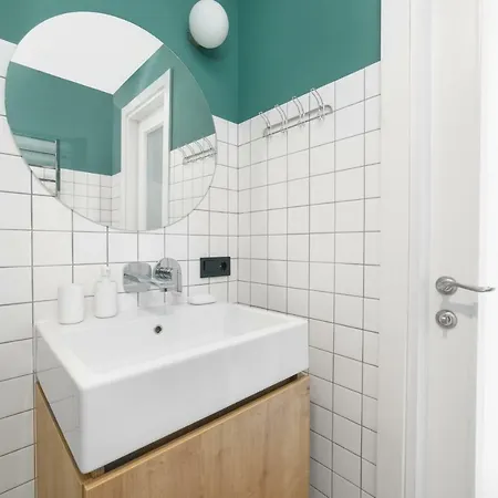 Poseidon Deluxe перша лінія з басейном Apartment Odesa
