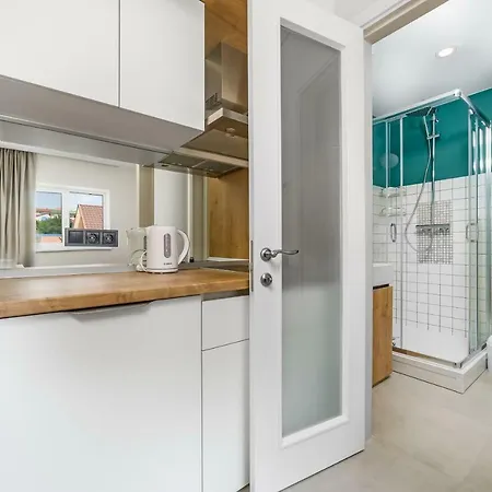 Apartment Poseidon Deluxe перша лінія з басейном Odesa