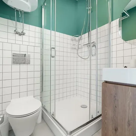 Apartment Poseidon Deluxe перша лінія з басейном