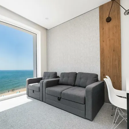 Apartment Poseidon Deluxe перша лінія з басейном *