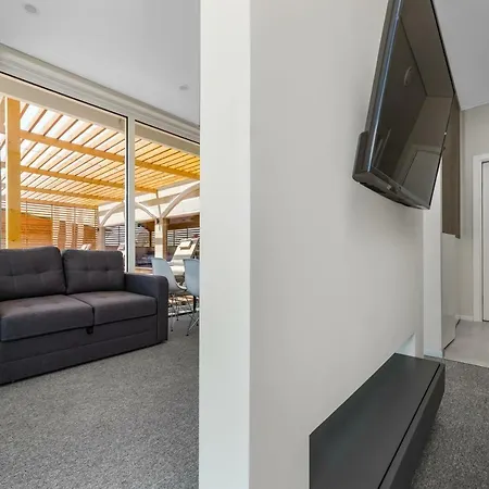 Poseidon Deluxe перша лінія з басейном Apartment Odesa