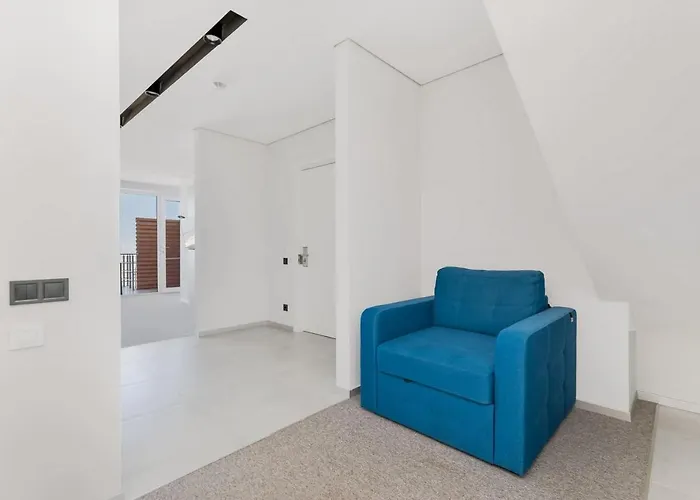 Poseidon Deluxe перша лінія з басейном *