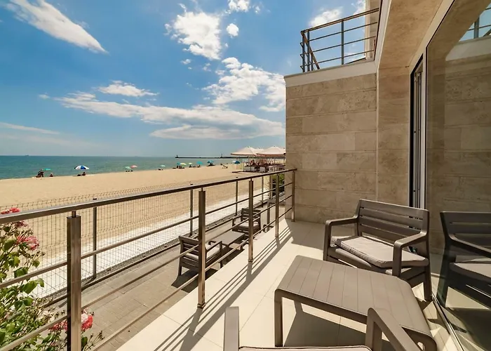 Poseidon Deluxe перша лінія з басейном Apartment Odessa