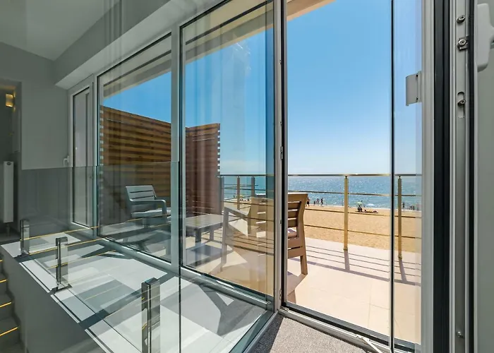 Poseidon Deluxe перша лінія з басейном Apartment Odessa