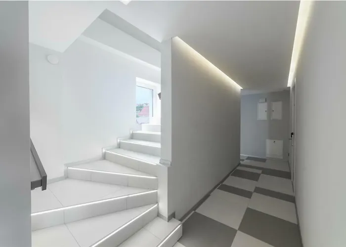 Poseidon Deluxe перша лінія з басейном *