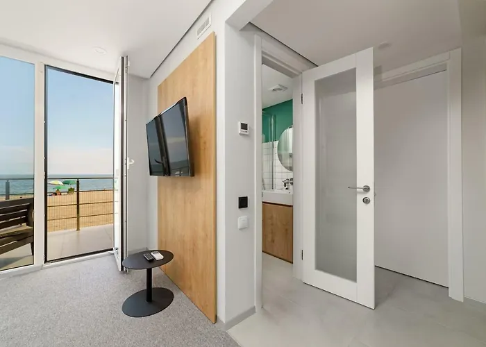 Apartment Poseidon Deluxe перша лінія з басейном Odesa