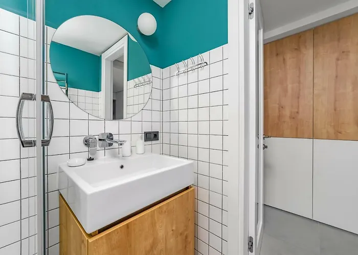 Poseidon Deluxe перша лінія з басейном