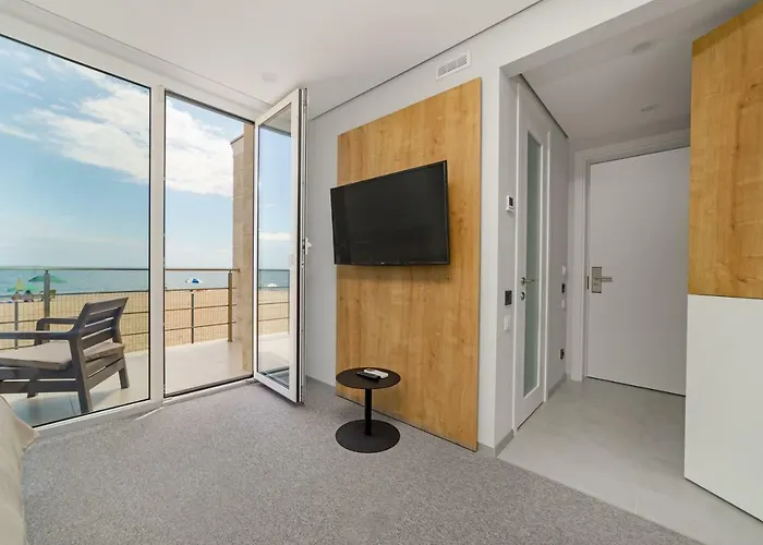 Poseidon Deluxe перша лінія з басейном Odessa