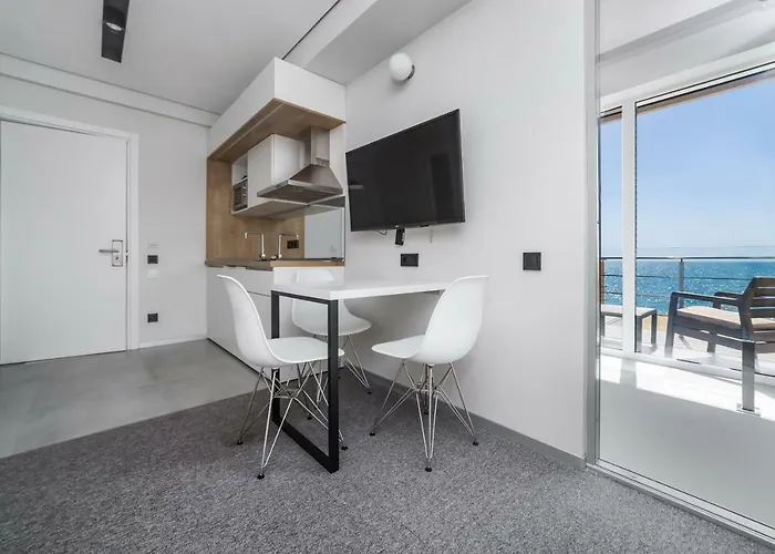 Poseidon Deluxe перша лінія з басейном Odessa