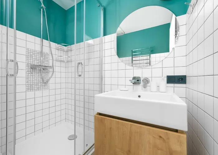 Poseidon Deluxe перша лінія з басейном Apartment