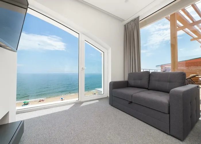 Poseidon Deluxe перша лінія з басейном Apartment *