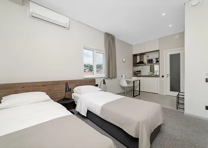 Poseidon Deluxe перша лінія з басейном * Odesa