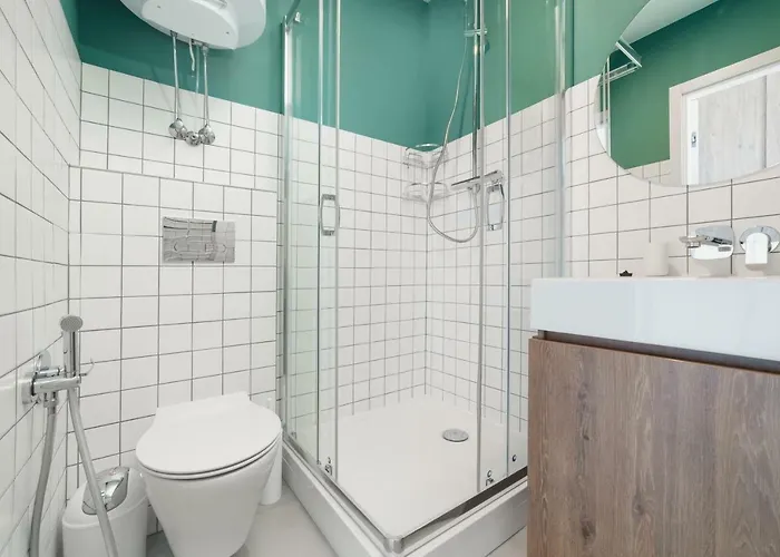 Apartment Poseidon Deluxe перша лінія з басейном