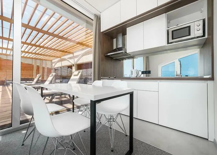 Poseidon Deluxe перша лінія з басейном * Odesa