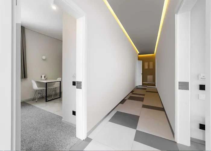 Poseidon Deluxe перша лінія з басейном Apartment