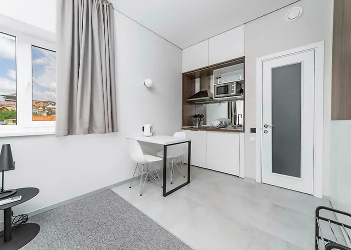 Apartment Poseidon Deluxe перша лінія з басейном Odesa