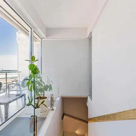 Poseidon Deluxe перша лінія з басейном * Odessa