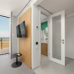 Apartman Poseidon Deluxe перша лінія з басейном Odessza