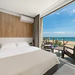 Apartman Poseidon Deluxe перша лінія з басейном Odessza