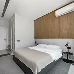 Poseidon Deluxe перша лінія з басейном *