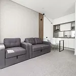 Poseidon Deluxe перша лінія з басейном