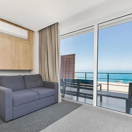 Poseidon Deluxe перша лінія з басейном Odessa